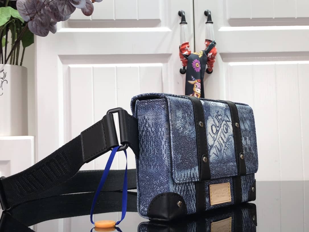 Best Replica Louis Vuitton Damier Salt Canvas Replica Trunk Slingbag N50061 - Colareps