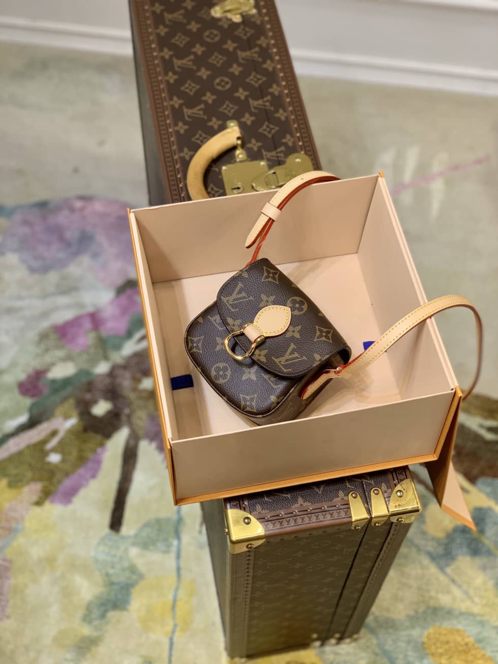 Best Replica Louis Vuitton Monogram Bebe Saint Cloud M51245 Replica Messenger Bag - Colareps