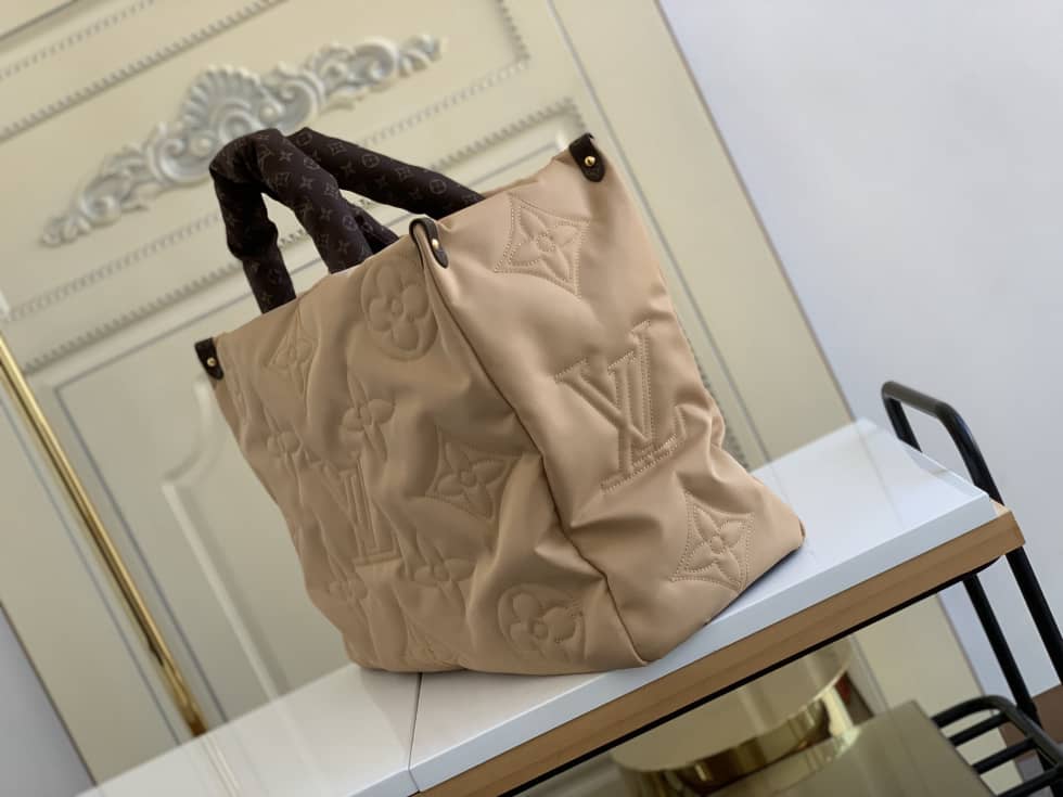 Best Replica Louis Vuitton Onthego GM Nylon Monogram Pilow Giant Beige M59007 Replica Tote - Colareps