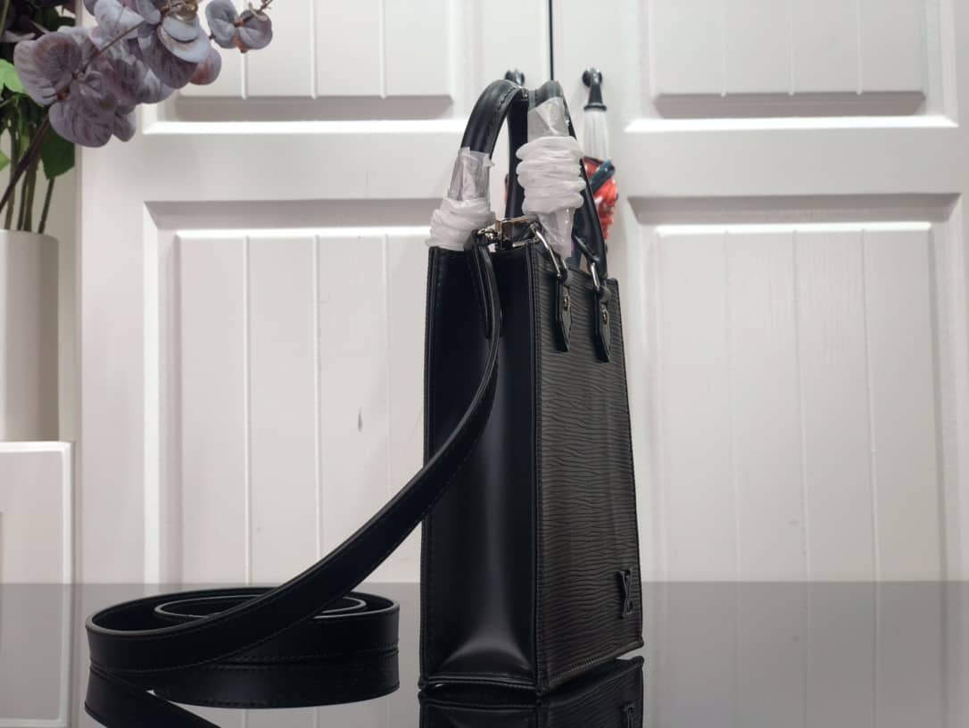 Best Replica Louis Vuitton Petit Sac Plat Flat Shoulder Bag Replica Black M80169 - Colareps