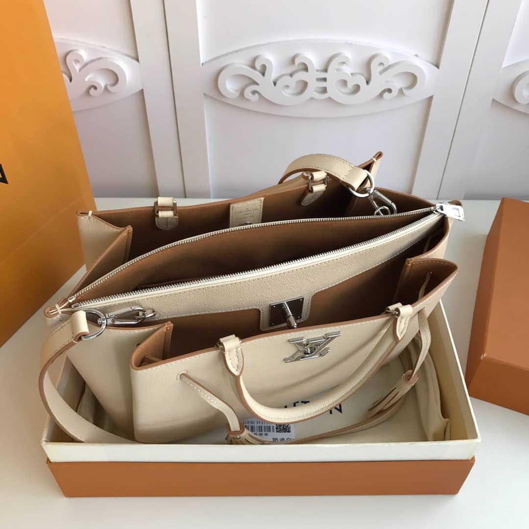 Best Replica Louis Vuitton Lockmeto Leather Tote Replica White M54569 - Colareps