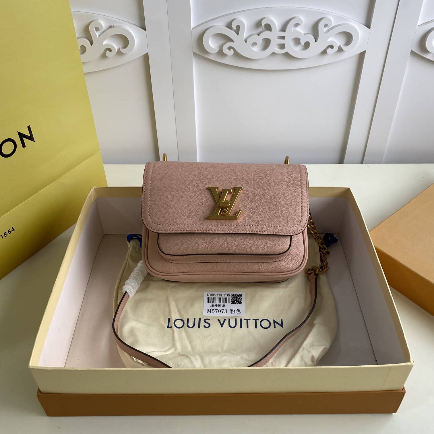 Best Replica Louis Vuitton Lockme Chain PM Replica Bag Pink M57073 - Colareps