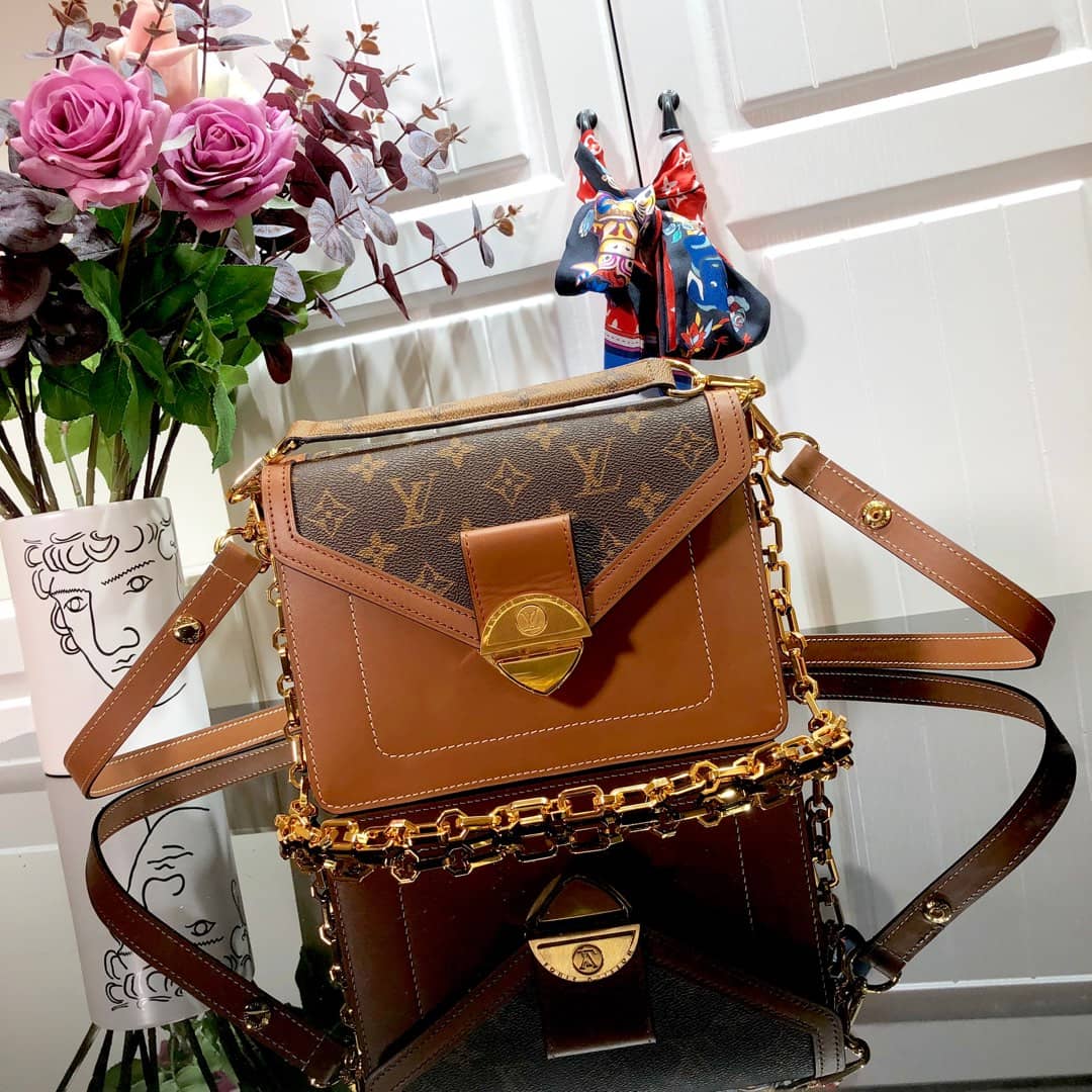 Best Replica Louis Vuitton Cruise Monogram Canvas Replica Biface Bag M44386 - Colareps