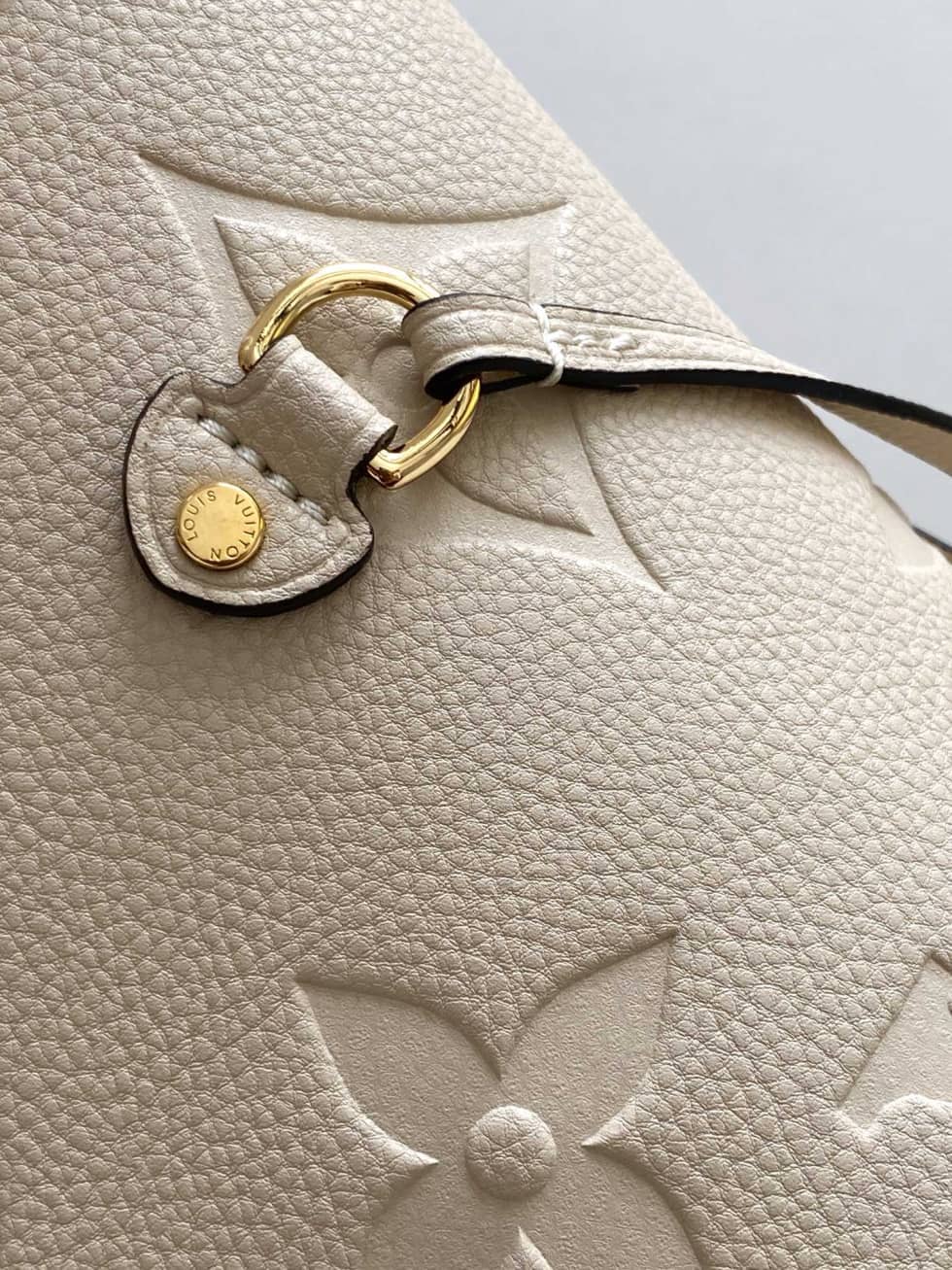 Best Replica Louis Vuitton Monogram Empreinte Neverfull MM White M45684 Replica Tote - Colareps