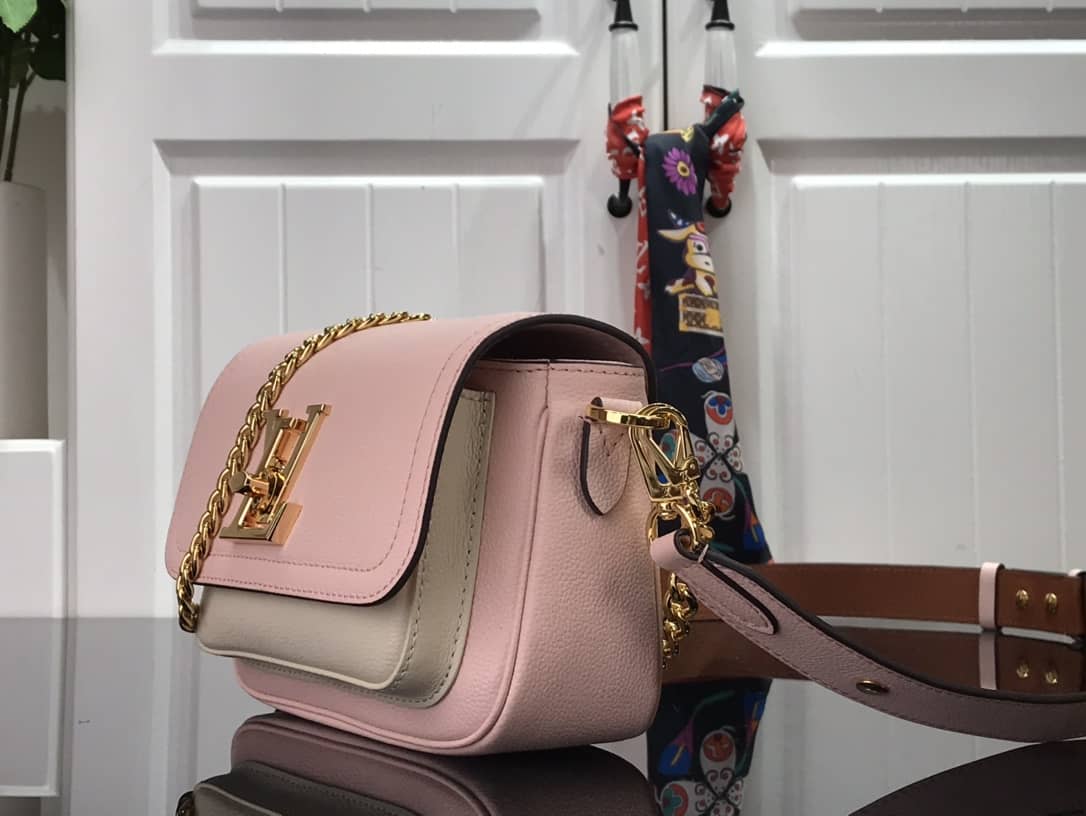 Best Replica Louis Vuitton Lockme Chain PM Replica Handbag Pink M57073 - Colareps