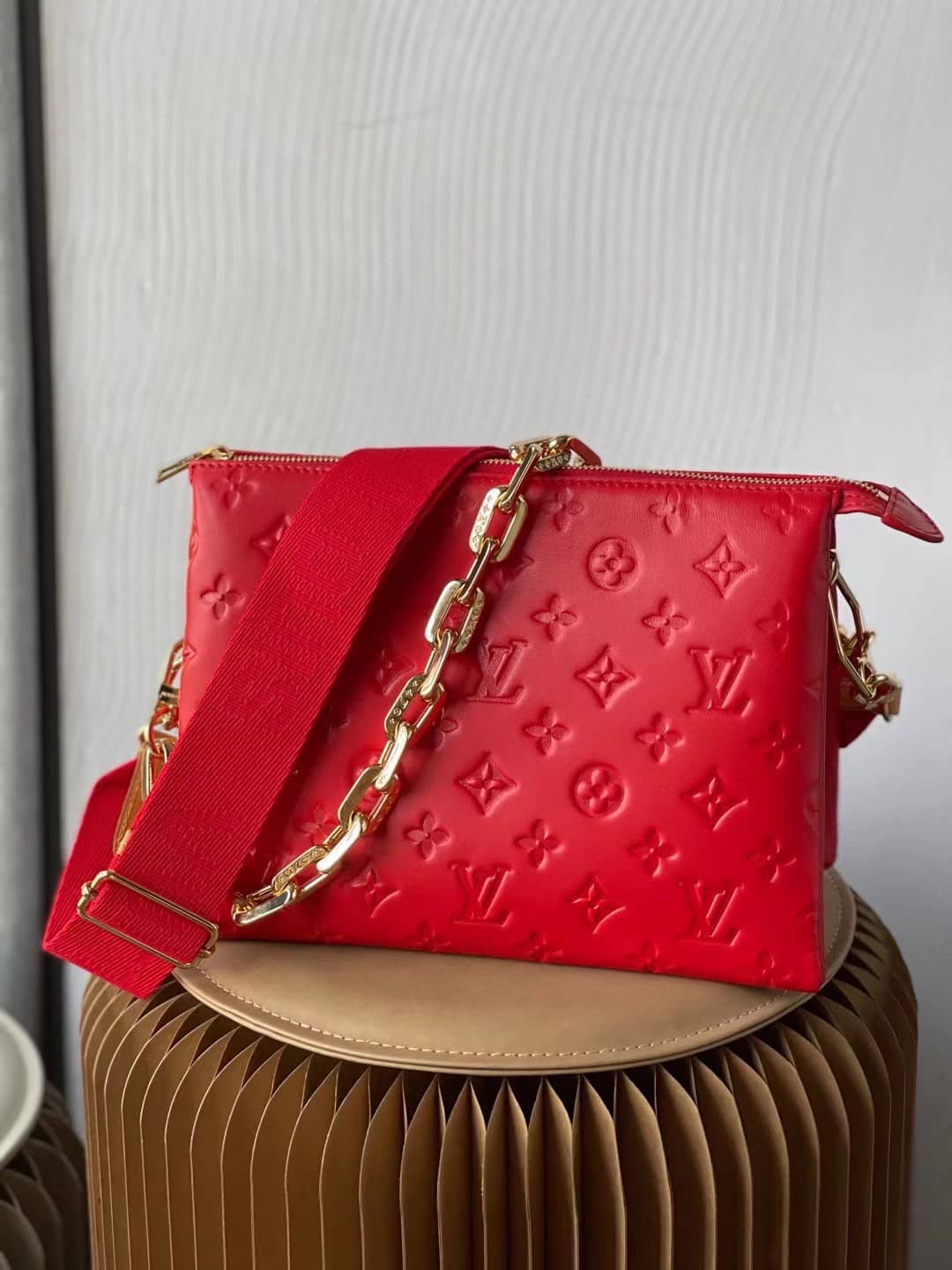 Best Replica Louis Vuitton Coussin PM Gold Chain Rouge Red M57792 Replica Shoulder Bag - Colareps