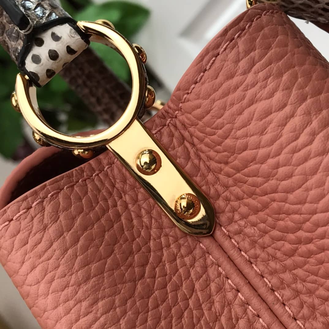 Best Replica Louis Vuitton Capucines MM Taurillon Leather Tote M94227 - Colareps