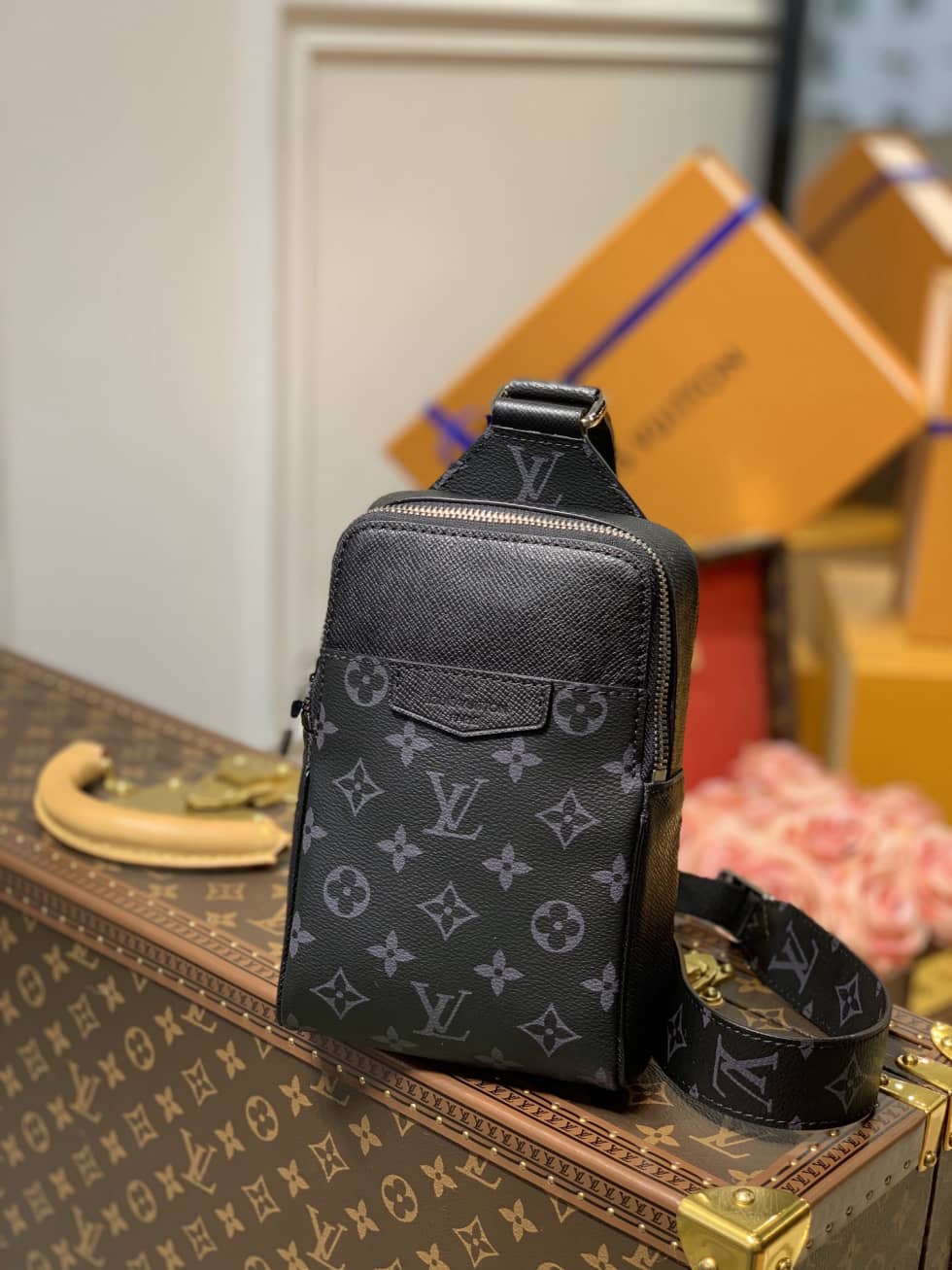 Best Replica Louis Vuitton Outdoor Slingbag Taigarama Noir Black M30741 Replica Shoulder Bag - Colareps