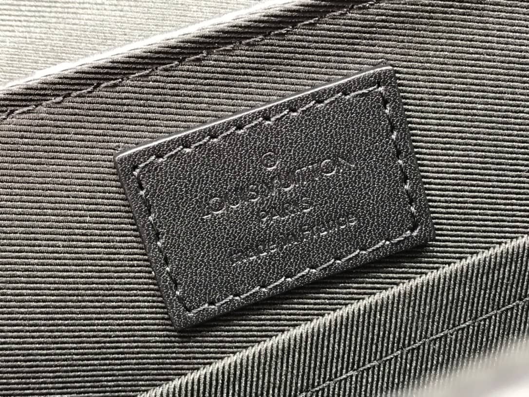 L0vis Vvtt0n Monogram Eclipse Coated Canvas Trunk Messenger Bag Replica M45727