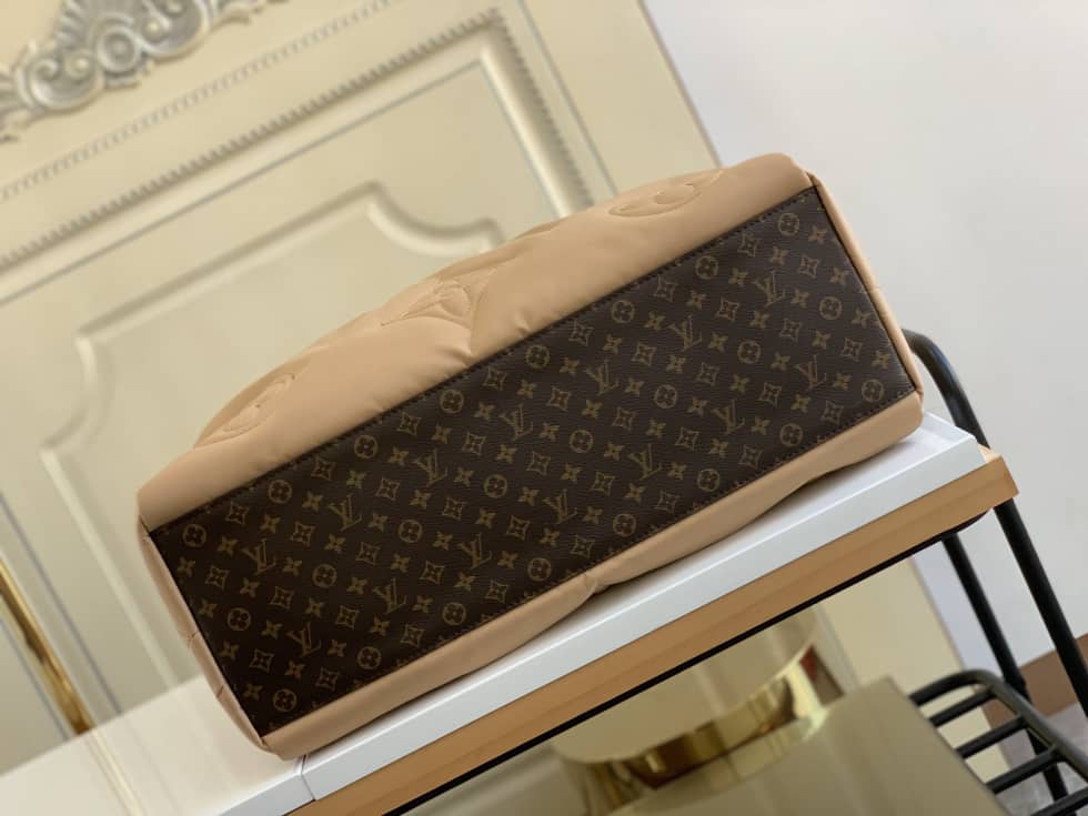 Best Replica Louis Vuitton Onthego GM Nylon Monogram Pilow Giant Beige M59007 Replica Tote - Colareps