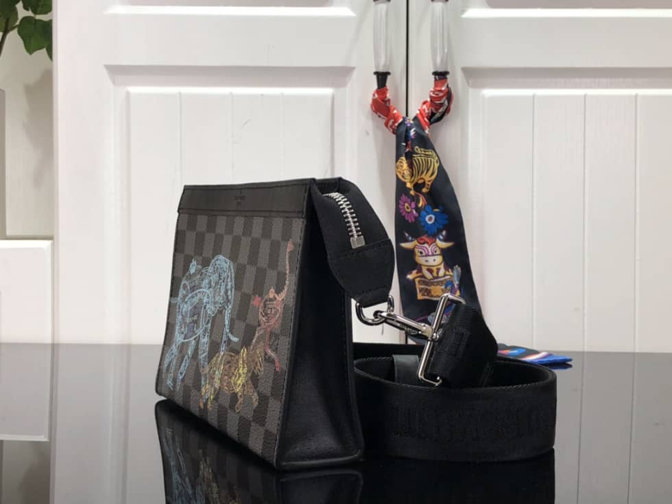 Best Replica Louis Vuitton Damier Graphite Gaston Wearable Wallet N64608 Replica - Colareps