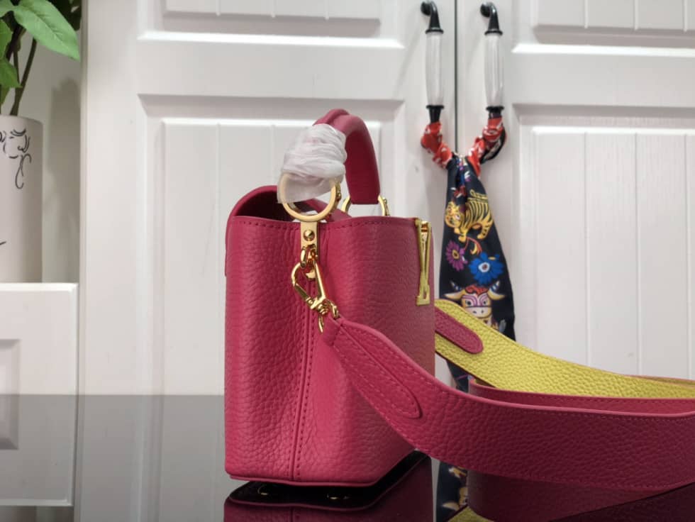 Best Replica Louis Vuitton Capucines Mini M59440 Replica Shoulder Bag - Colareps