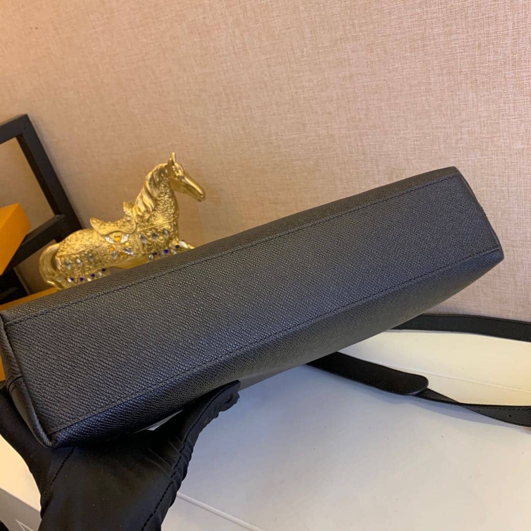 Best Replica Louis Vuitton Taiga Anton Tote Replica M33433 - Colareps