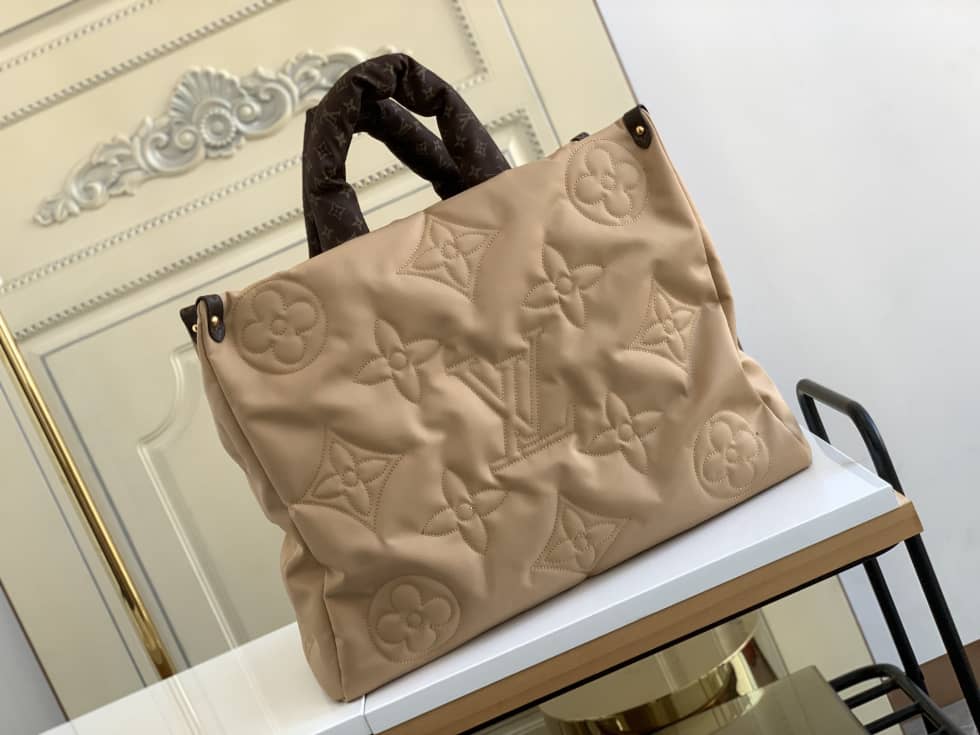 Best Replica Louis Vuitton Onthego GM Nylon Monogram Pilow Giant Beige M59007 Replica Tote - Colareps