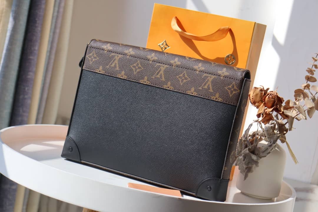 Best Replica Louis Vuitton Pochette Dupe Voyage Steamer Black M30583(ColaReps) - Colareps