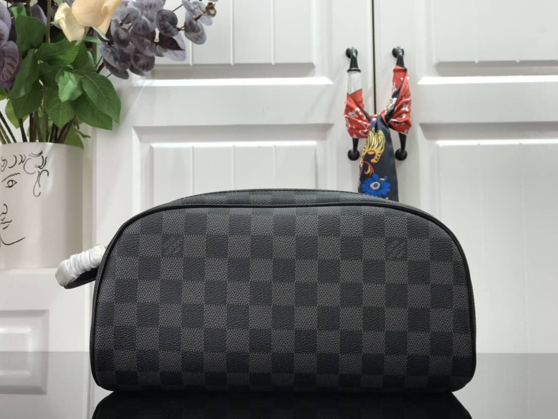 Best Replica Louis Vuitton King Size Toiletry Bag Replica Black M47528 - Colareps
