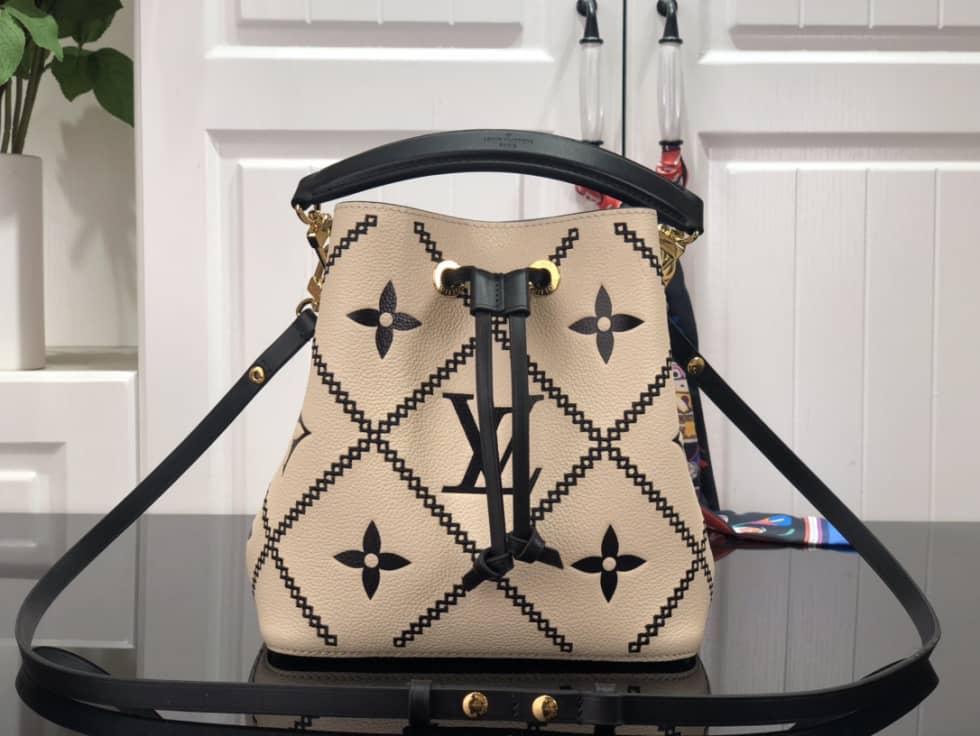 Best Replica Louis Vuitton NeoNoe MM Cream M46023 Replica Bucket Bag - Colareps
