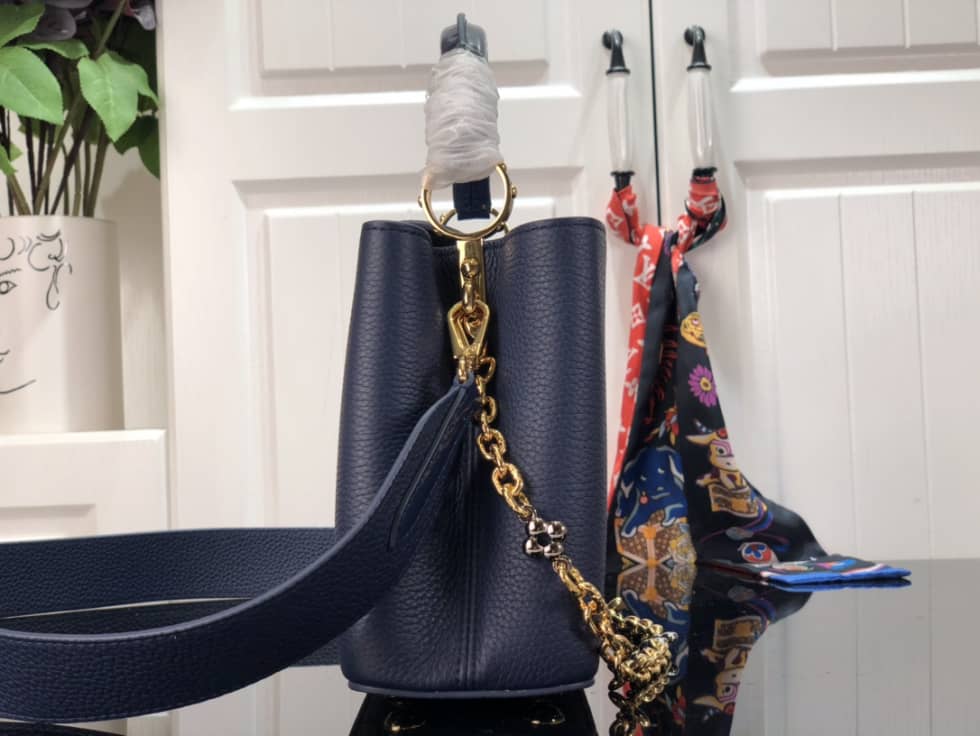 Best Replica Louis Vuitton Capucines BB M59065 Replica Shoulder Bag - Colareps