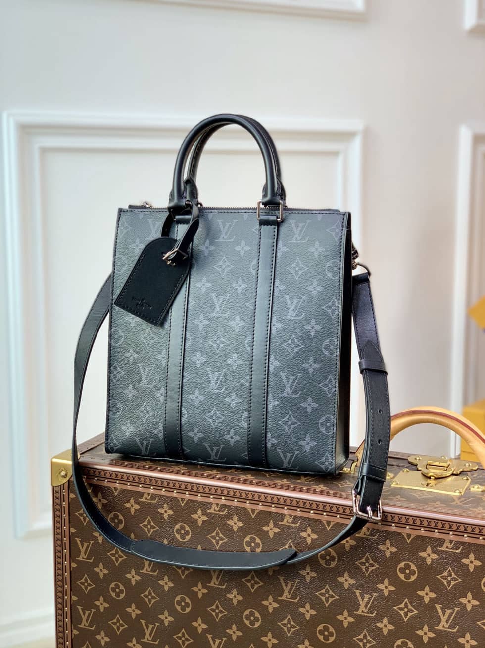 Best Replica Louis Vuitton Monogram Eclipse Sac Plat Cross M46098 Replica Shoulder Bag - Colareps