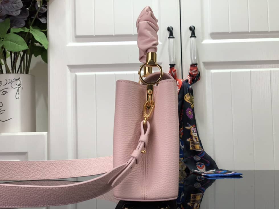 Best Replica Louis Vuitton Capucines BB Taurillon Leather Bubble Gum Rose M58694 Replica Shoulder Bag - Colareps