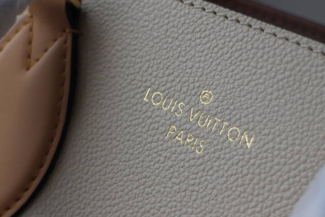 Best Replica Louis Vuitton Monogram Fold MM 2way Tote Replica White M45409 - Colareps