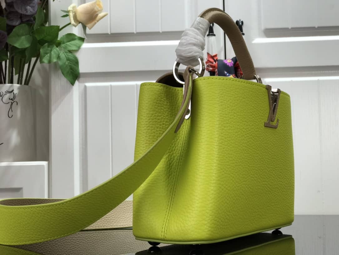 Best Replica Louis Vuitton Capucines Mini Taurillon Leather Replica Bag Green M57520 - Colareps