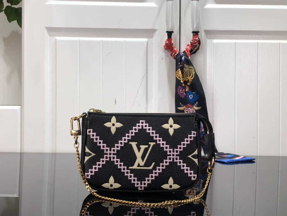 Best Replica Louis Vuitton Mini Pochette Accessoires Empreinte Broderies Black M81140 Replica - Colareps