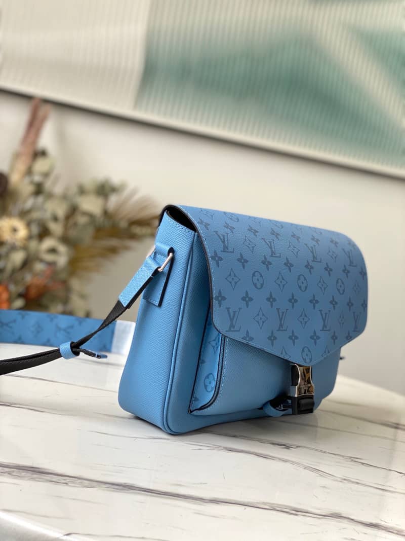 Best Replica Louis Vuitton Monogram Flap Leather Small Messenger Bag Replica Blue M30745 - Colareps