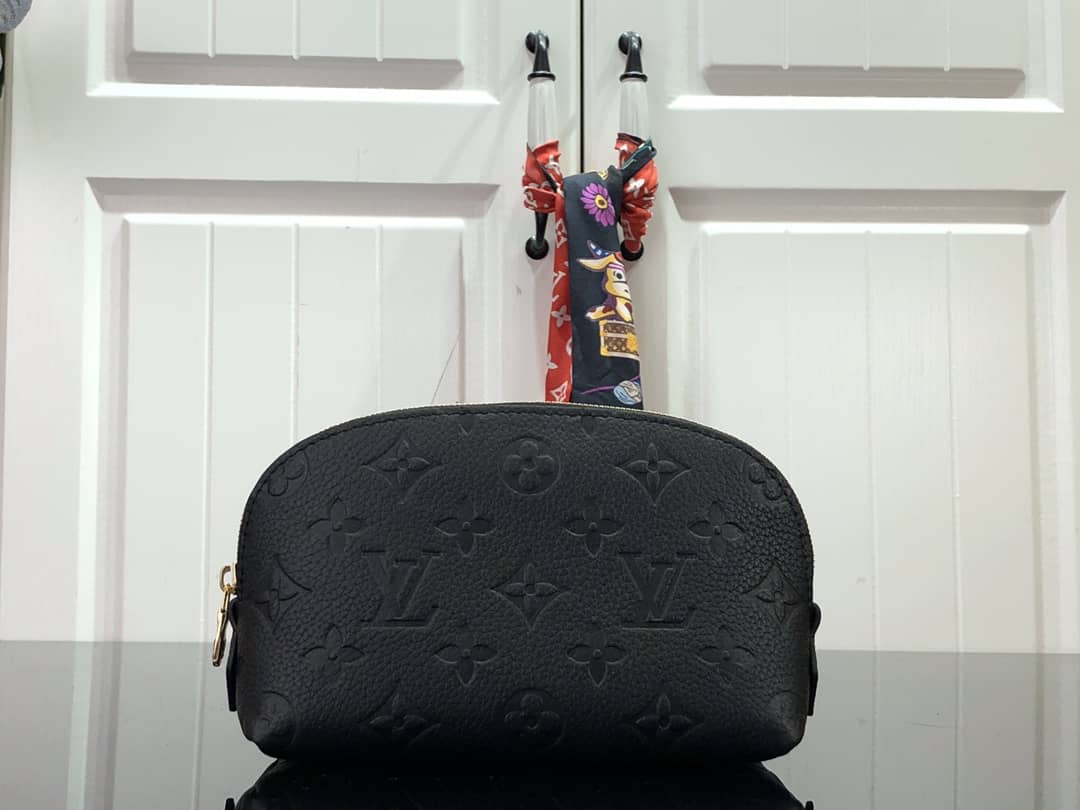 Best Replica Louis Vuitton Pochette Dupe Monogram Cosmetic Pouch  Black M47515 - Colareps