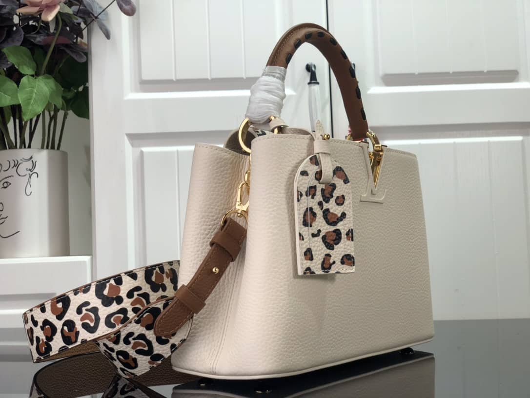 Best Replica Louis Vuitton Capucines Embroidery Replica Bag Beige M48865 - Colareps
