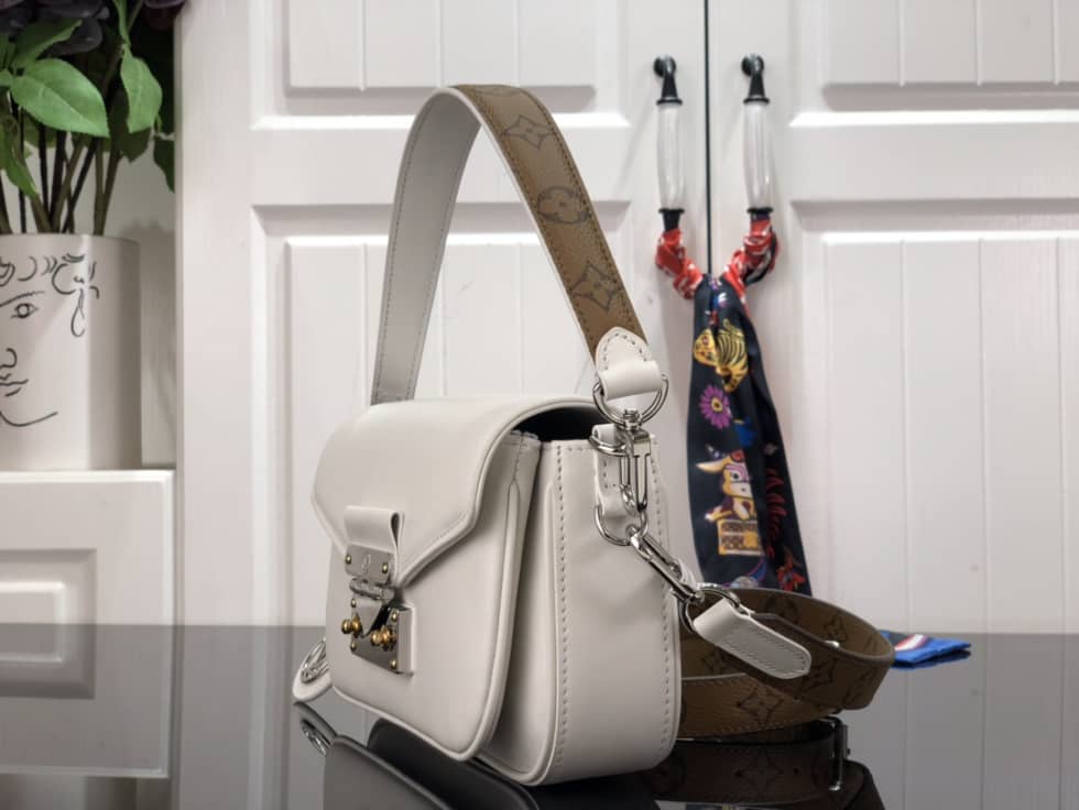 Best Replica Louis Vuitton Swing Handbag White M20393 Replica Shoulder Bag - Colareps
