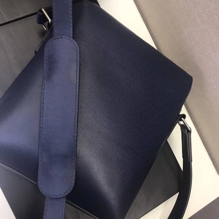 Best Replica Louis Vuitton Taiga Pochette Grigori Mens Shoulder Bag Replica Blue M30505 - Colareps