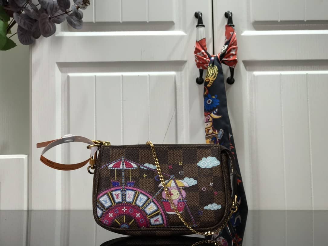 Best Replica Louis Vuitton Christmas Mini Replica Pochette N60402 - Colareps