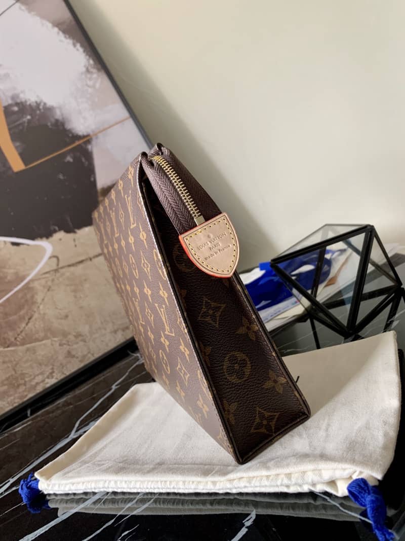 Best Replica Louis Vuitton Toiletry Monogram Canvas Pouch Replica M47542 - Colareps