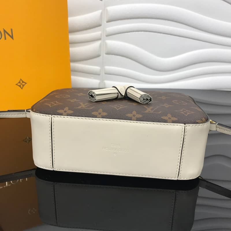 Best Replica Louis Vuitton Saintonge Monogram Canvas Replica Shoulder Bag White M43557 - Colareps