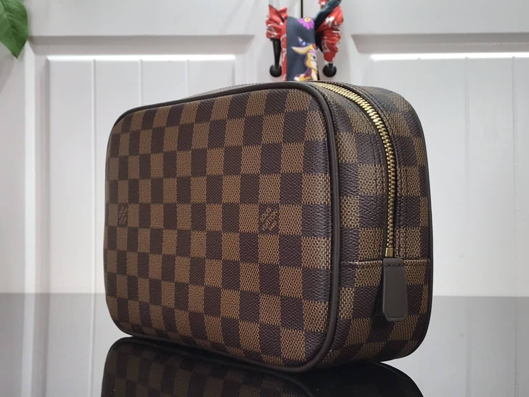 Best Replica Louis Vuitton Damier Ebene Toiletry Pouch - Colareps