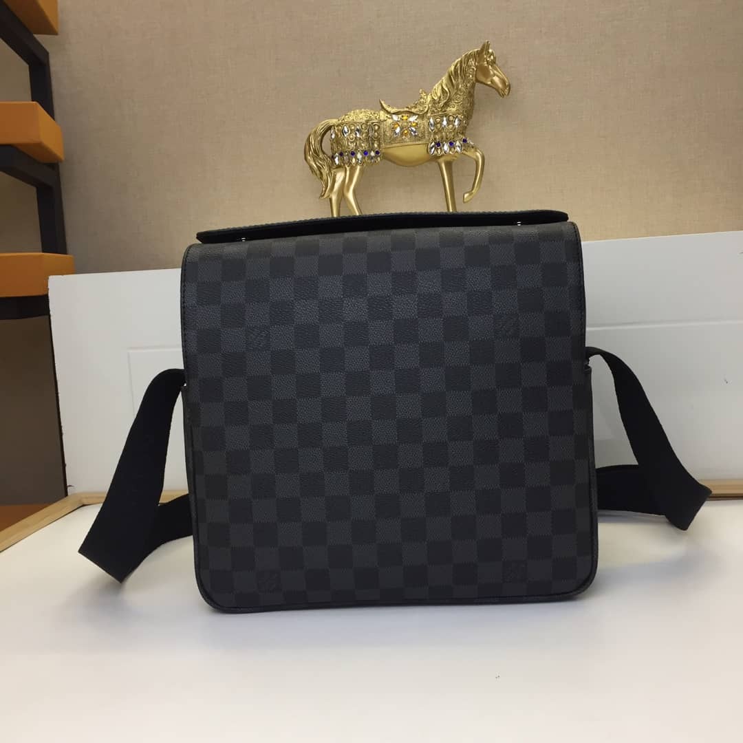 Best Replica Louis Vuitton Naviglio Leather Shoulder Bag Replica Black N45255 - Colareps