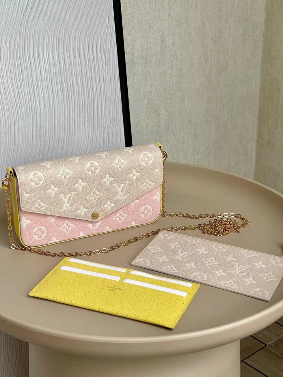 Best Replica Louis Vuitton Pochette Felicie Monogram Empreinte Pink Beige M81359 Replica - Colareps