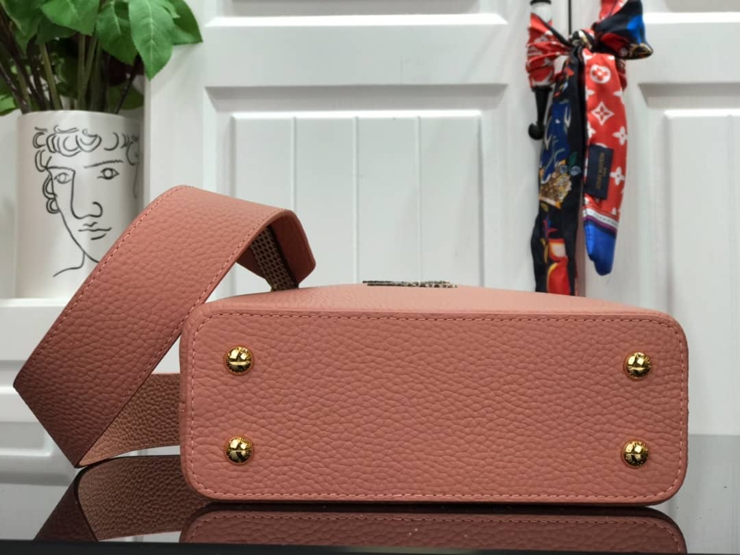 Best Replica Louis Vuitton Capucines MM Taurillon Leather Tote M94227 - Colareps