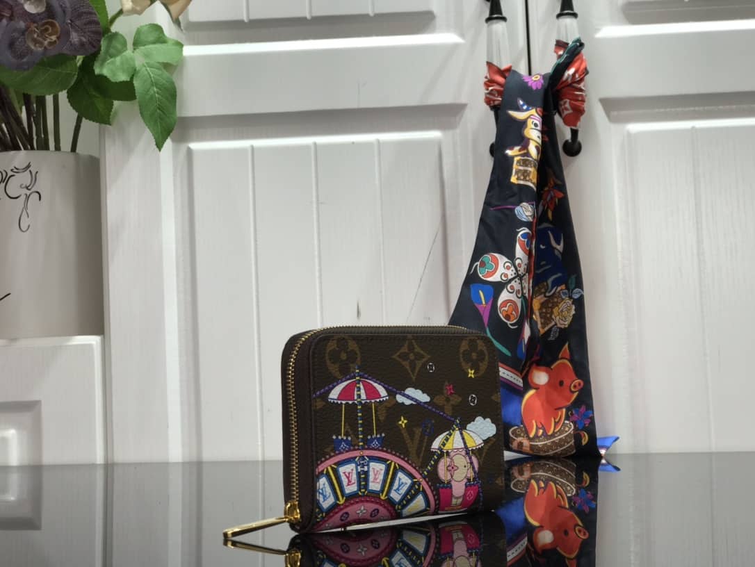 Best Replica Louis Vuitton Mini Pochette Accessoires Vivienne Christmas Edition Replica Bag N60402 - Colareps