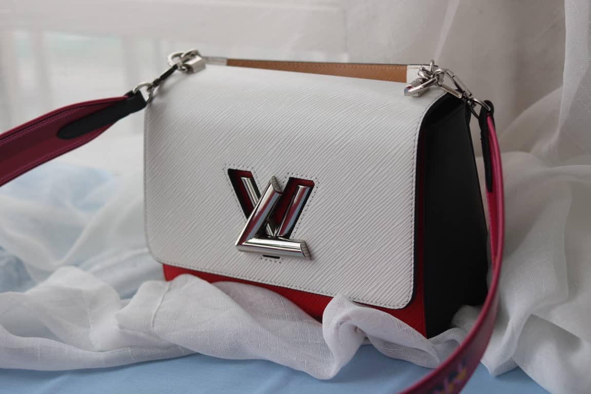 Best Replica Louis Vuitton Textured Epi Leather Twist Series Bag White - Colareps