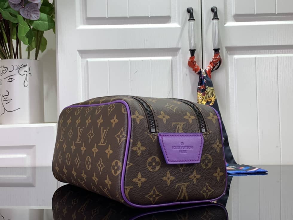 Best Replica Louis Vuitton Dopp Kit Monogram Canvas Toilet Pouch M46253 Replica - Colareps