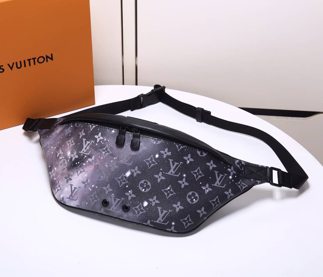 Best Replica Louis Vuitton Monogram Galaxy Discovery Replica Belt Bag M44444 - Colareps