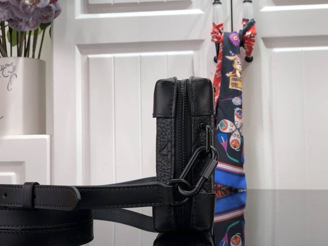 Best Replica Louis Vuitton Soft Trunk Replica Wallet Black M30697 - Colareps