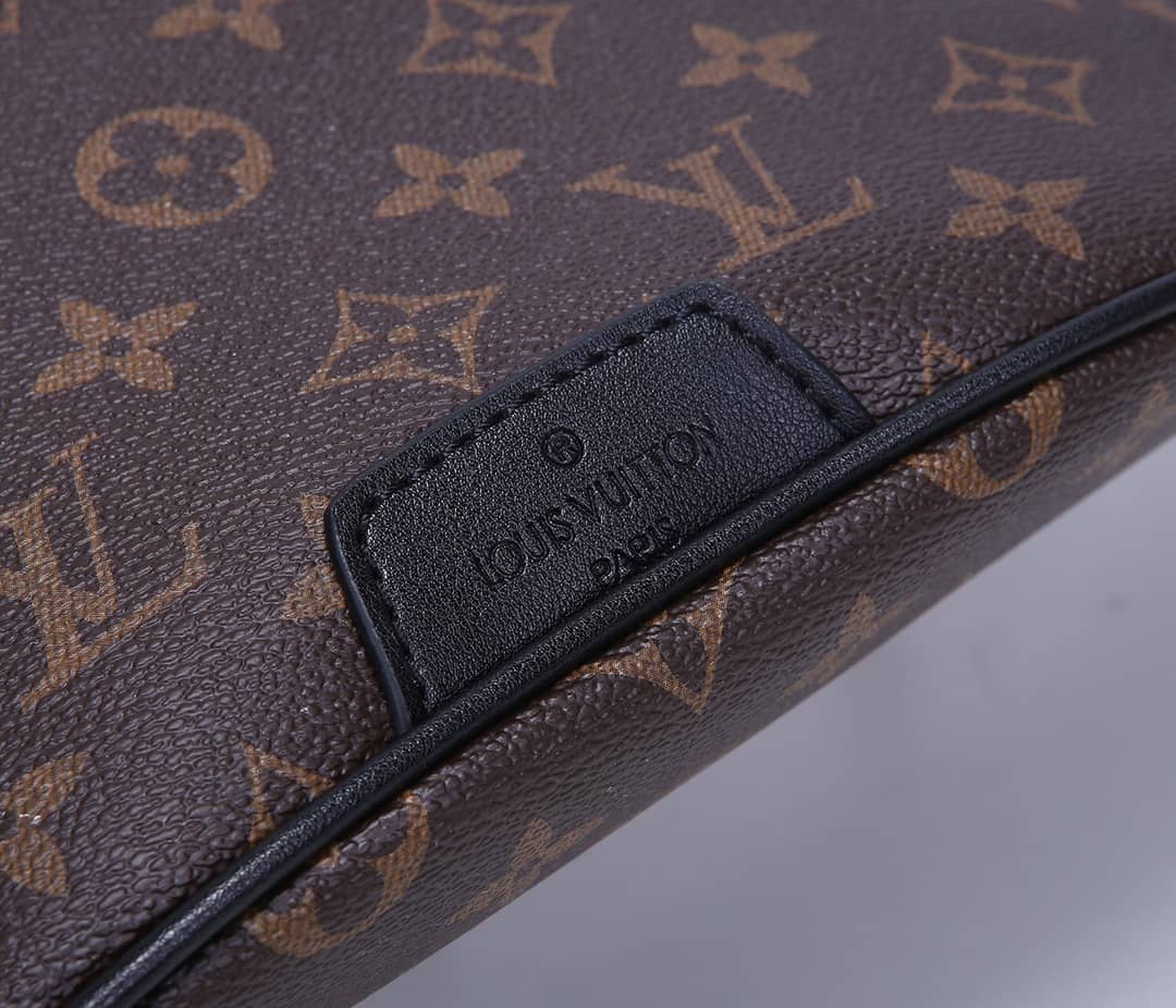 Best Replica LV Bum Bag Dupe Monogram Eclipse Discovery  M44336 - Colareps