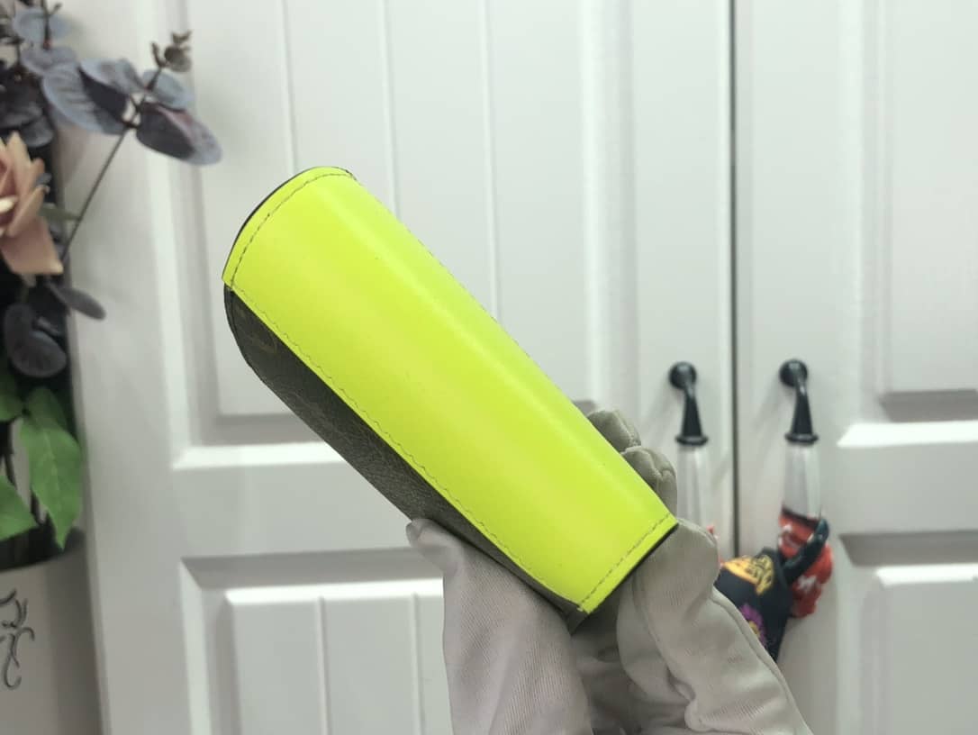 Best Replica Louis Vuitton Monogram Multiple Bifold Wallet Replica Yellow M80781 - Colareps