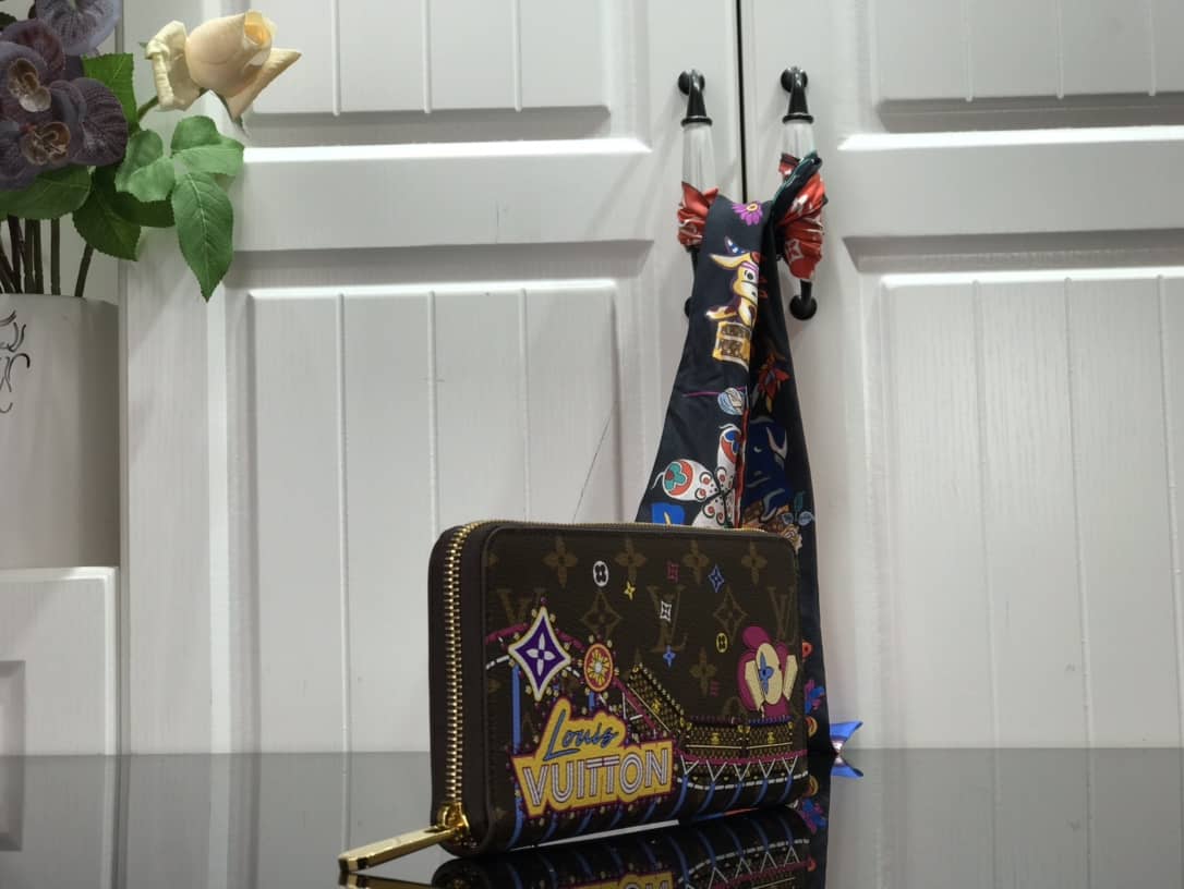 Best Replica Louis Vuitton Monogram Vivienne Zippy Wallet Replica M69750 - Colareps