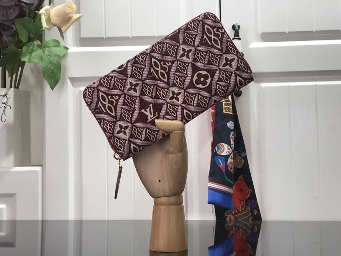 Best Replica Louis Vuitton Jacquard Monogram Flower Zippy Wallet Replica M69994 - Colareps