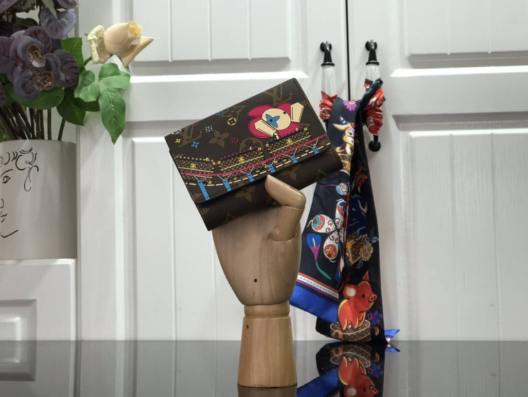Best Replica Louis Vuitton Monogram Canvas Christmas Victorine Wallet Replica M69751 - Colareps