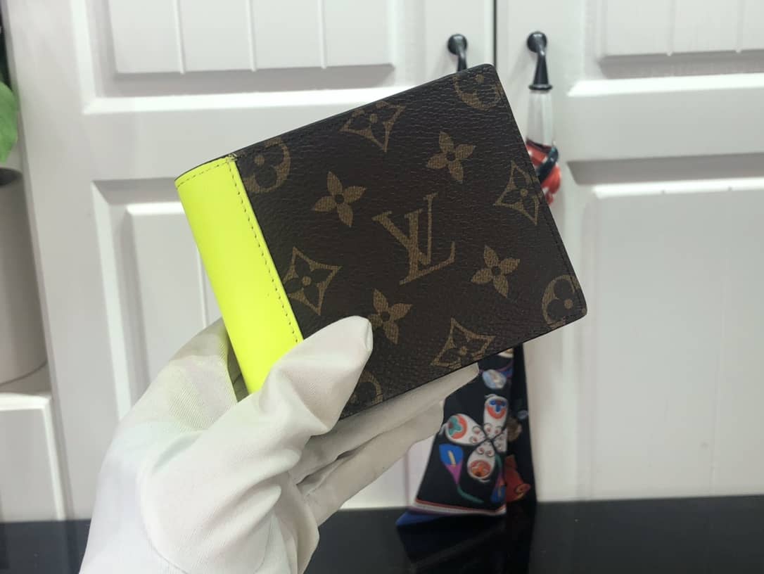 Best Replica Louis Vuitton Monogram Multiple Bifold Wallet Replica Yellow M80781 - Colareps